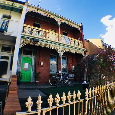 Landing Pads Brunswick Hostel Melbourne Exterior photo